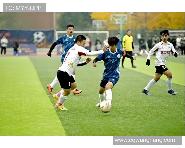 李华在绿茵场上的成长与奋斗历程揭秘足球梦想的追逐与坚持